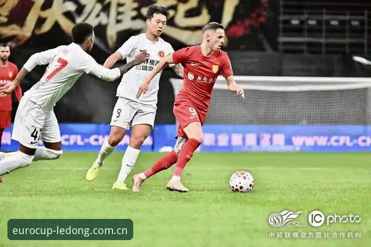 欧洲杯直播乐动体育官方中文站实时比分 瓦吉奇去留vs三中卫体系:辽宁铁人夏训的战术选择题